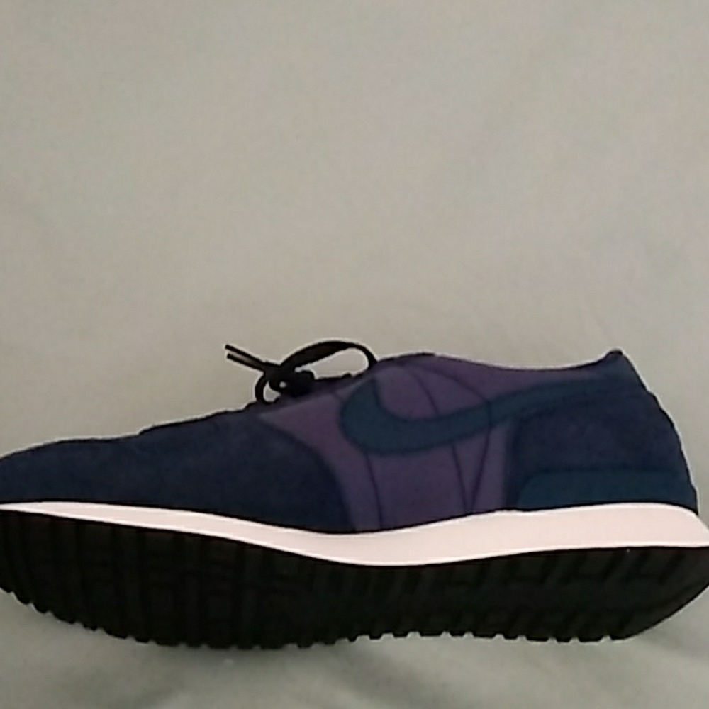 Shoes - Picture 3 of 6